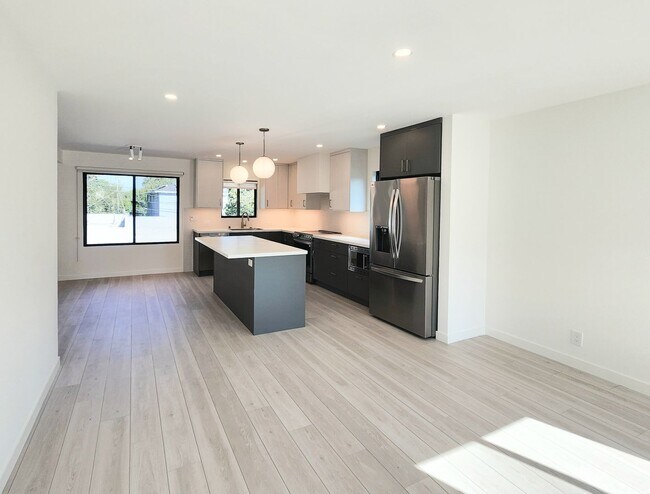 Photo - Meticulously renovated 2 bedroom duplex home in central San Mateo