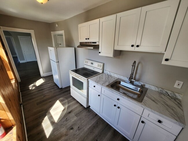Building Photo - 117 N Franklin St Unit 2