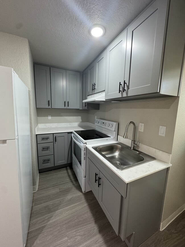 Building Photo - Alder Apartments