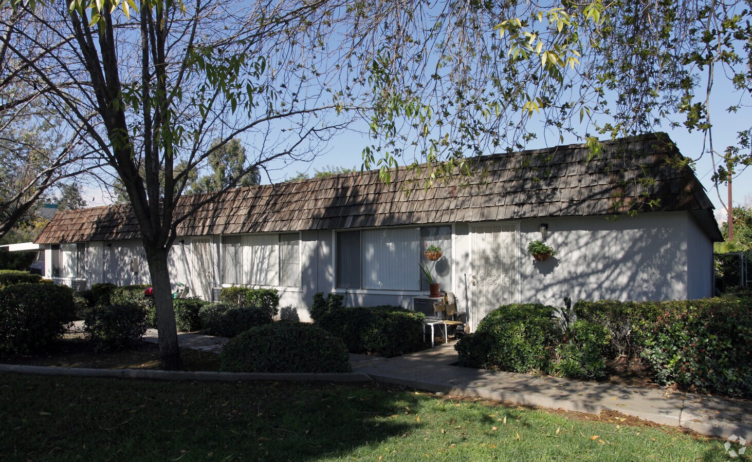 Photo - 5021 Jurupa Ave