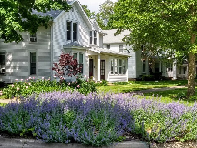 Photo - 412 W Washington St