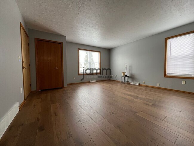 Photo - 3027 Brookdale Ave Unit 3027 Brookdale Ave (Lower)