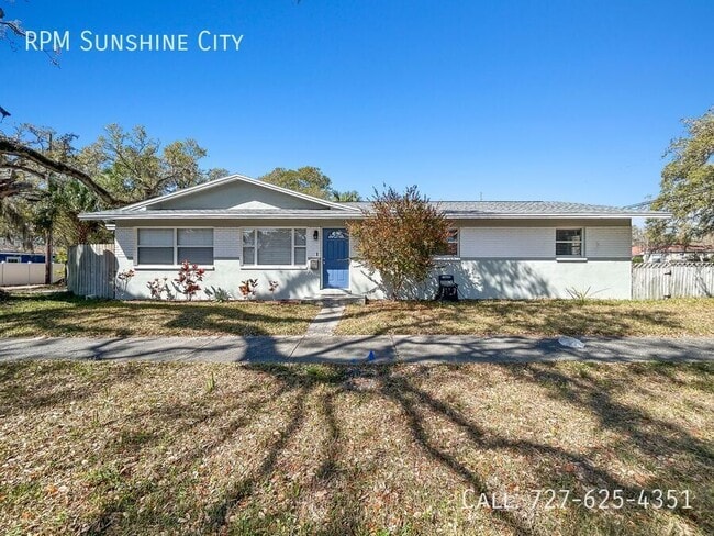 Building Photo - 2201 26th St S