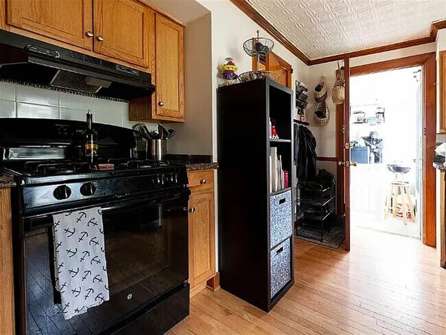 Photo - 17 Montgomery St Unit 2