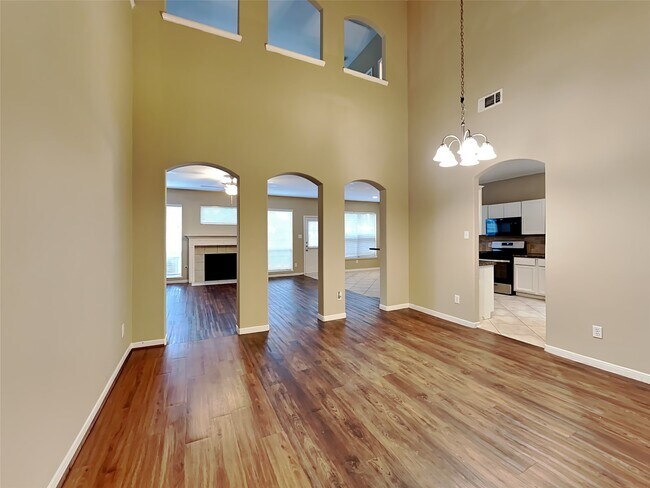 Photo - 2306 Hollyfield Ln