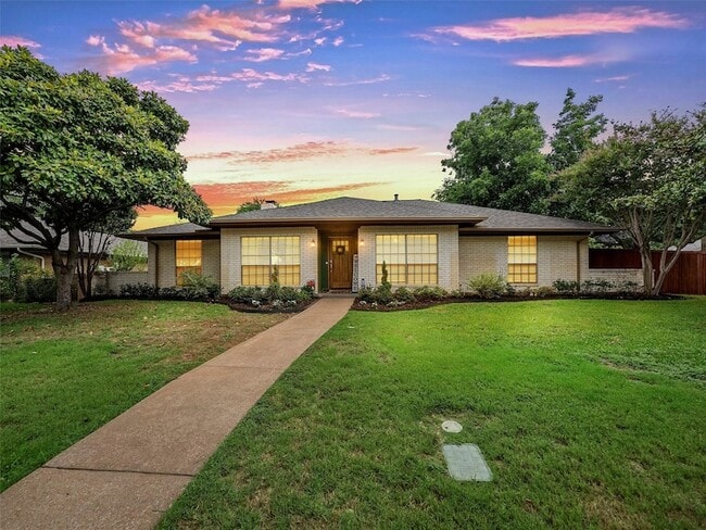 Photo - 709 Thoreau Ln
