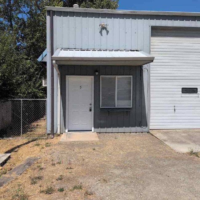 Building Photo - 333 S Old Pacific Hwy Unit 5