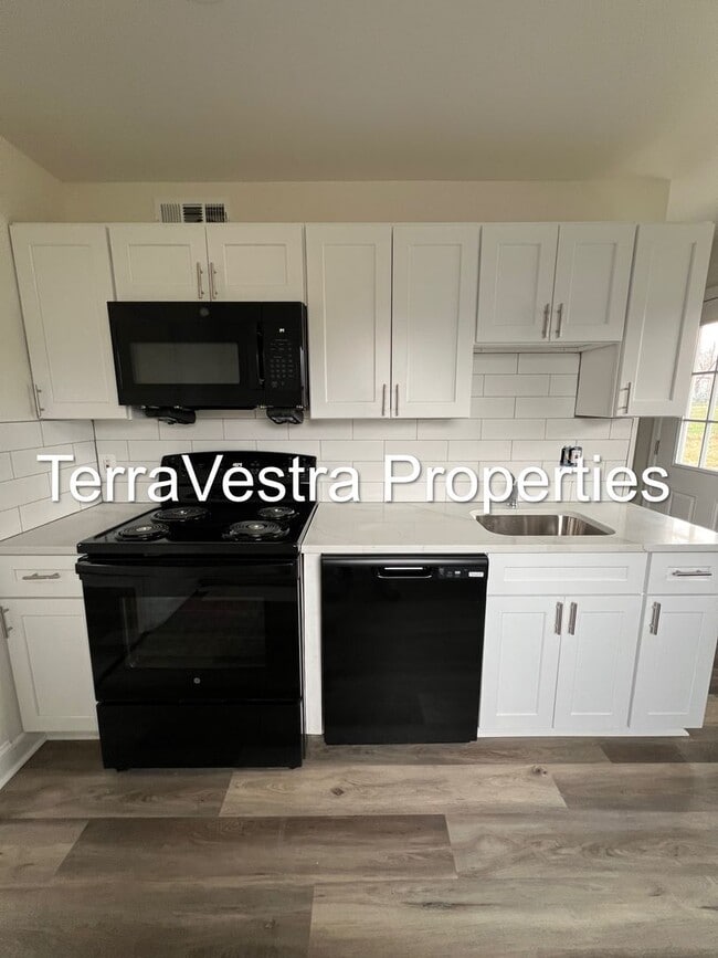 Photo - 3 Bed Single Family in Upper Deerfield!