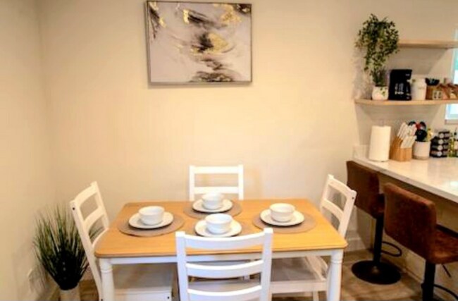 Photo - 129 W Howard St