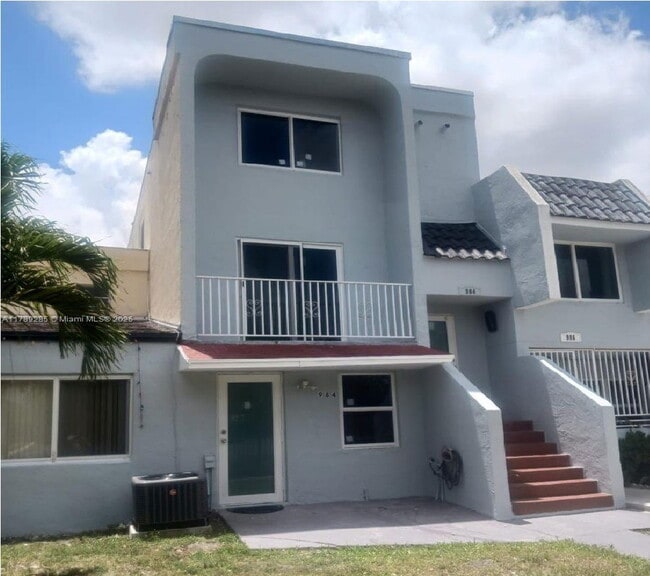 Photo - 984 W 40th St Unidad 2 Rental
