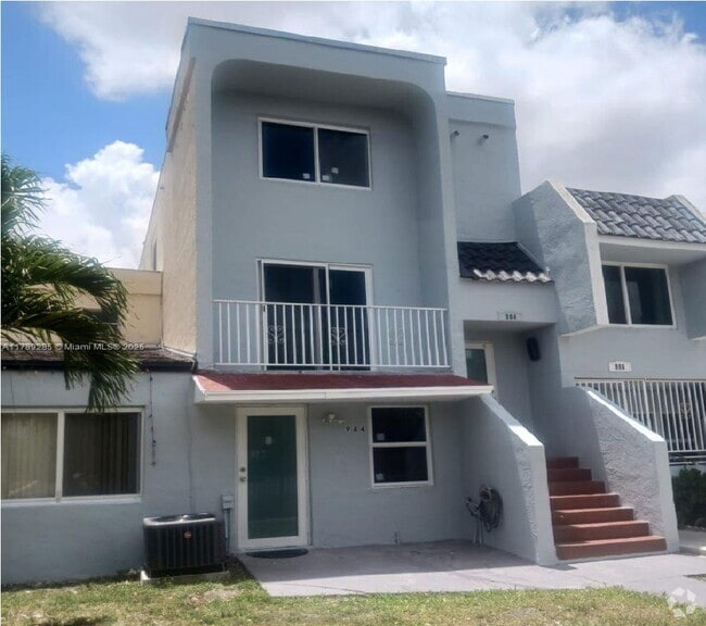 Building Photo - 984 W 40th St Unit 2 Rental