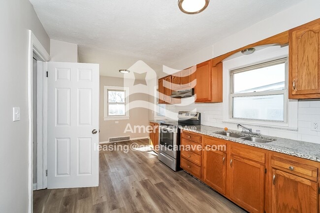 Photo - 1723 Gibbs Ave NE