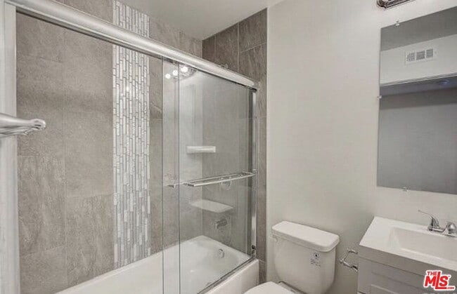 Photo - 2635 Hauser Blvd Unidad room 1