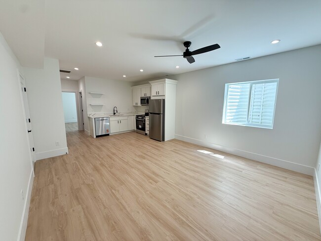 Building Photo - 1448 Lexington Ave Unit B