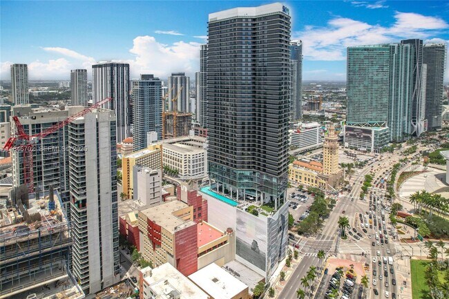 Photo - 398 NE 5th St Unidad 4401