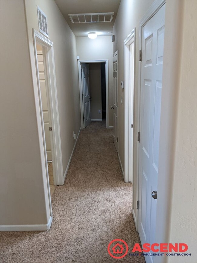 Photo - 4 BEDROOM 2 BATH HOUSE IN SOUTHWEST CUL-DE-SAC