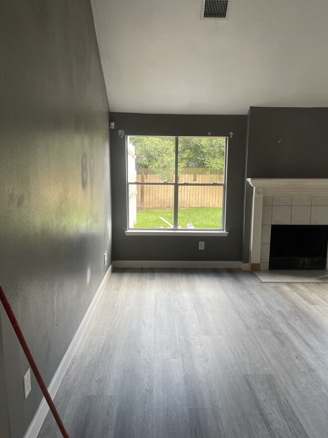 Photo - 723 N Vista Dr