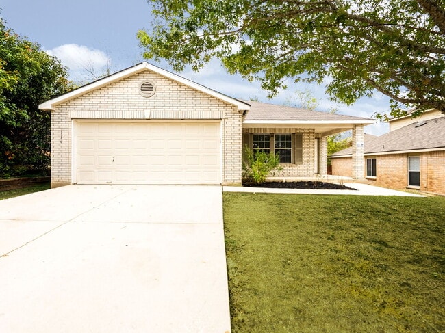 Photo - Charming 4-Bedroom Sanctuary - Spacious Living Awaits