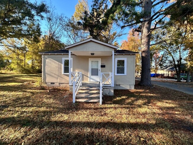 Building Photo - Newly Renovated Home on a Corner Lot