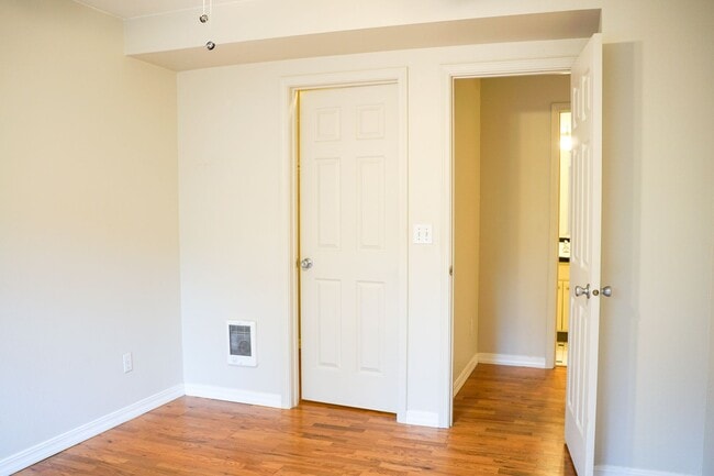 Photo - Ideal John's Landing 1-Bed w/ Open Layout, Washer/Dryer & a Private Patio! Unit 20
