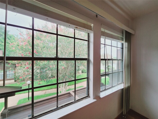 Building Photo - 2611 Grants Lake Blvd