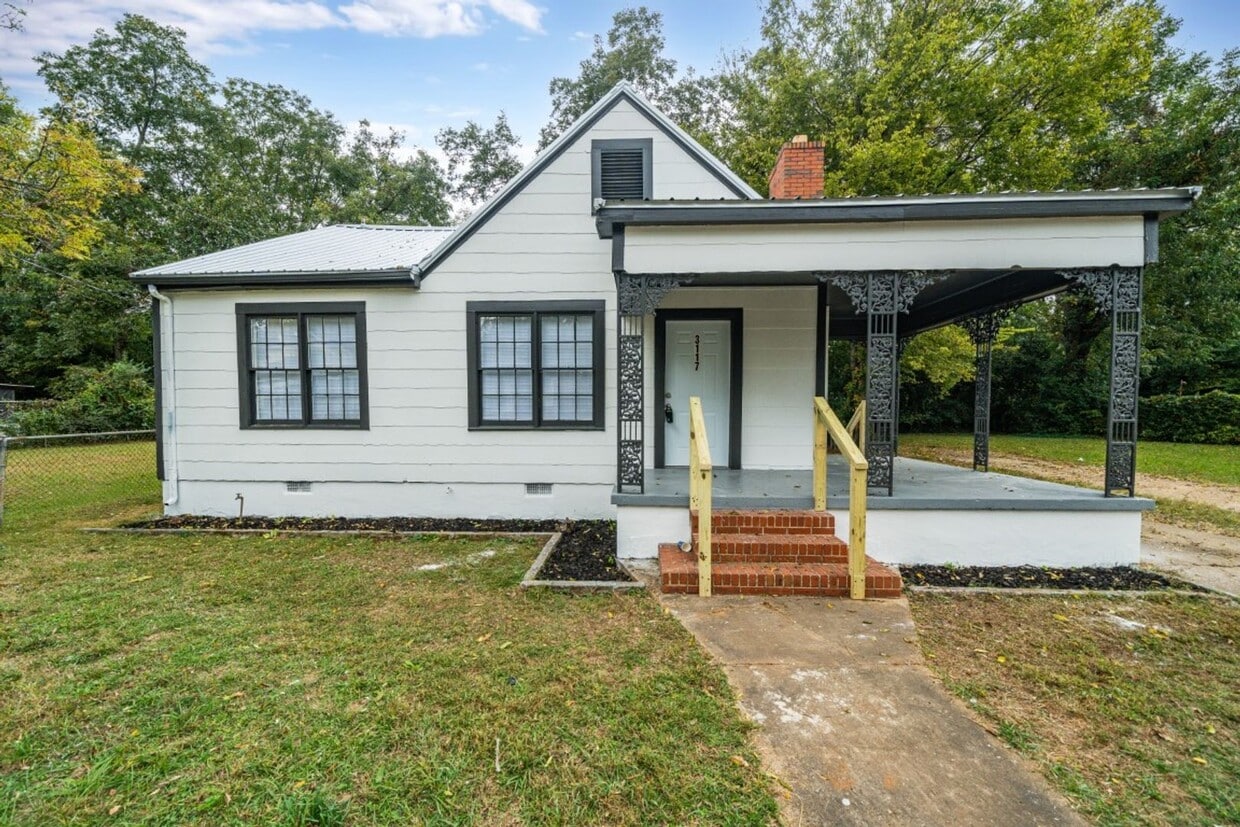 Photo - Amazing 3 bedroom 2 bath home Move in Ready Located at 3117 Short 19th St Tuscaloosa, AL35401