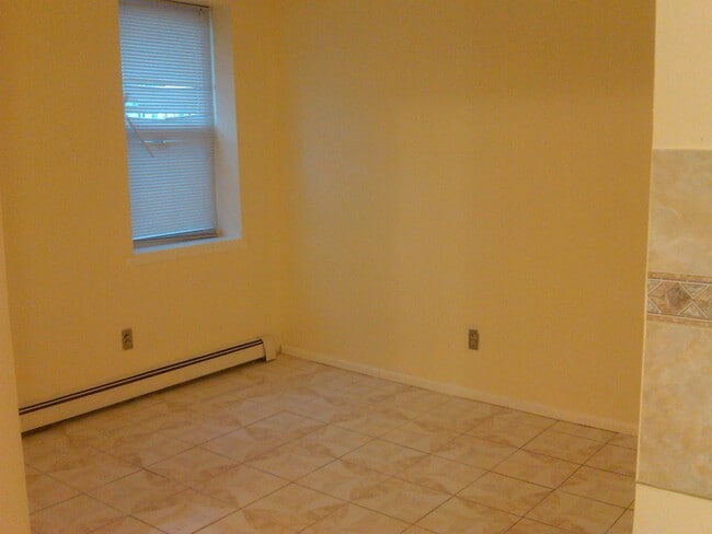 81 -85 Mt Prospect Ave, Unit E5