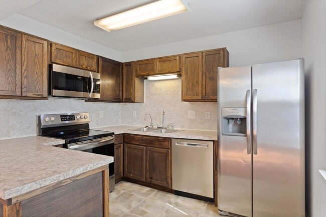 Photo - 3 bedroom with garage available in June!