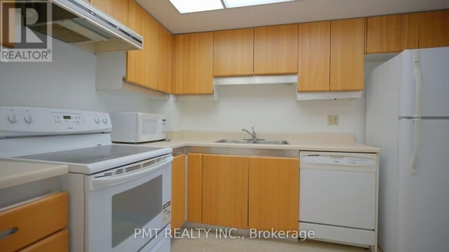 Photo - 65 Harbour Square Unit 2107