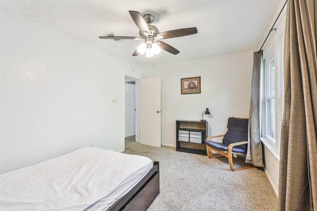 Building Photo - 12 Coralberry Rd Rental
