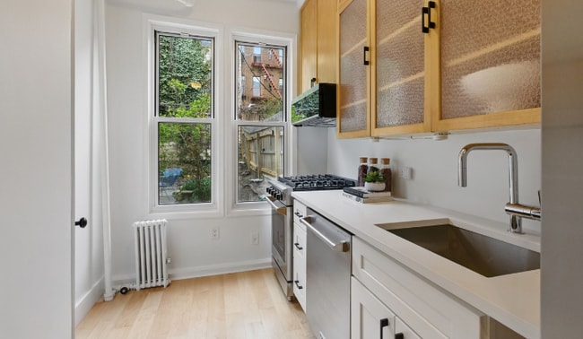 Photo - 152 N 9th St