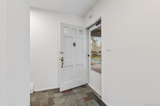 Photo - 44 Sycamore Cir