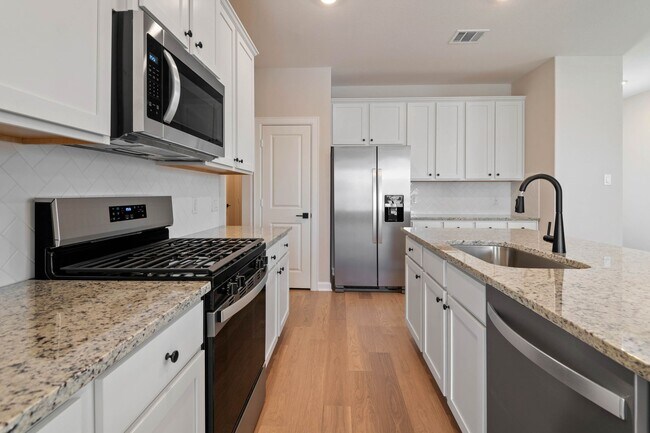 Photo - 1035 Rosewood Trl