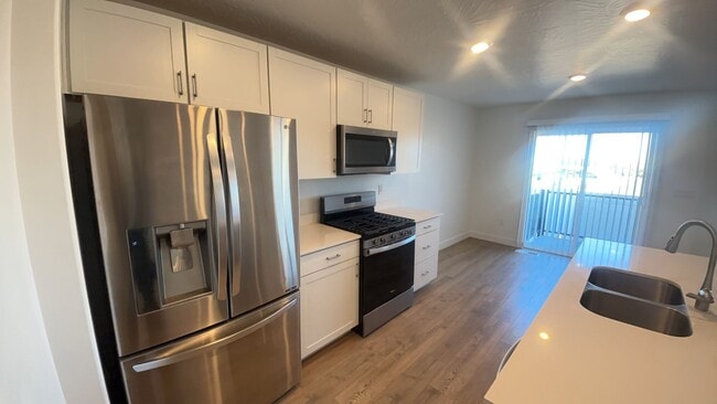 Photo - Modern 4 Bedroom Townhome in Cedar City. P...