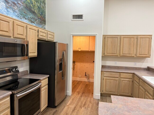 Photo - 461 E Pinto Dr