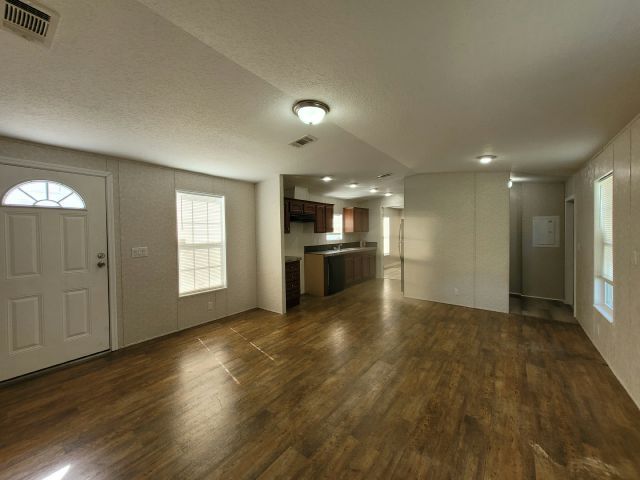 Photo - 150 W Seaflower St