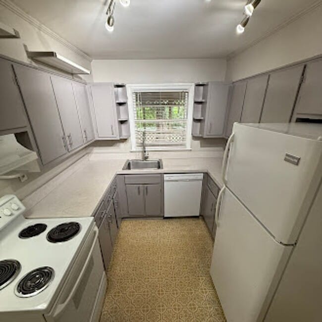 Photo - 3 bed 1.5 Bath in Decatur!