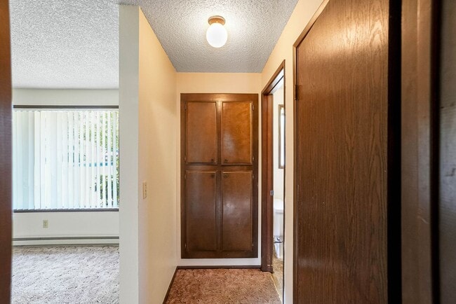 Photo - 046-Lancaster Court