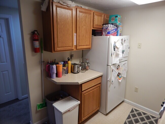 Kitchen - 150 Pleasant St Unit 150-B