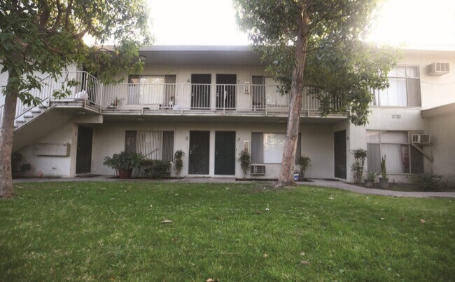 Photo - 937 S Roberts St