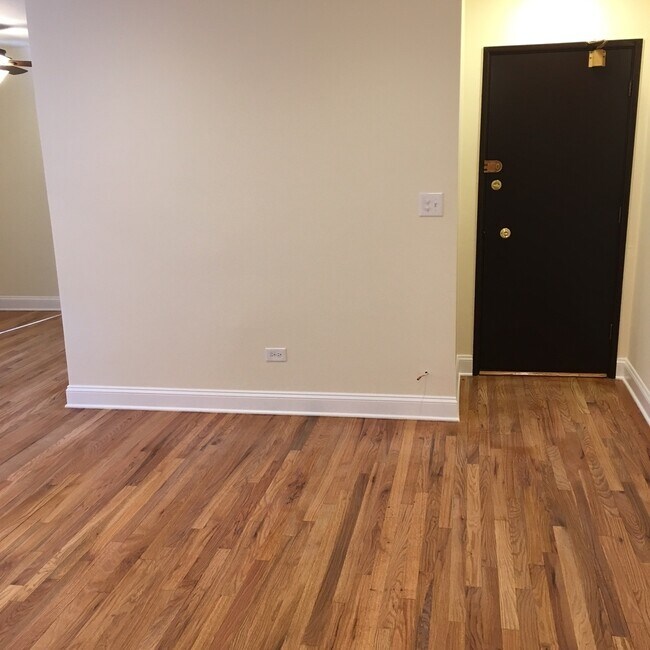 Photo - 541 W Oakdale Ave