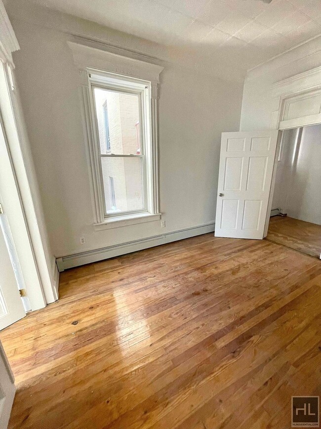 Photo - 412-473 73rd St Unit 2