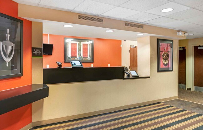 Furnished Studio-Detroit - Farmington Hills