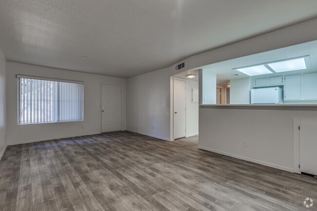 2 BR, 2 BA - 947 SF