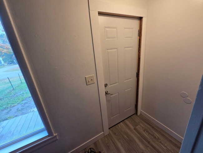 Building Photo - 431 W Pierce Ave Unit #1