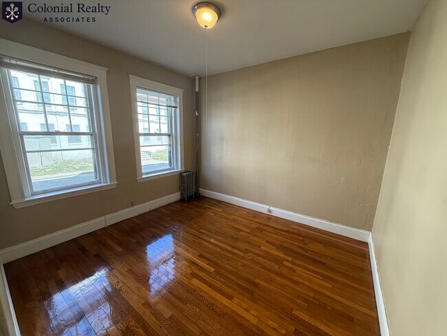 Photo - 319 Allston St Unidad 4