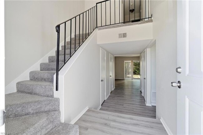 Photo - 1261 Clydesdale Ln