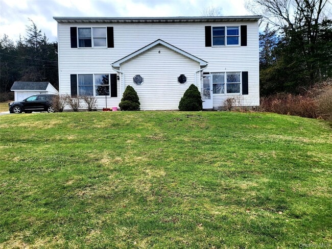 Building Photo - 6 Maple Ave