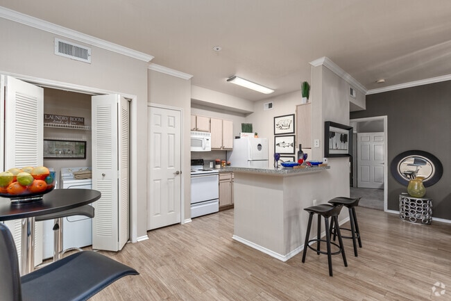 1BR, 1BA - 677SF - A2 - Open Living Area