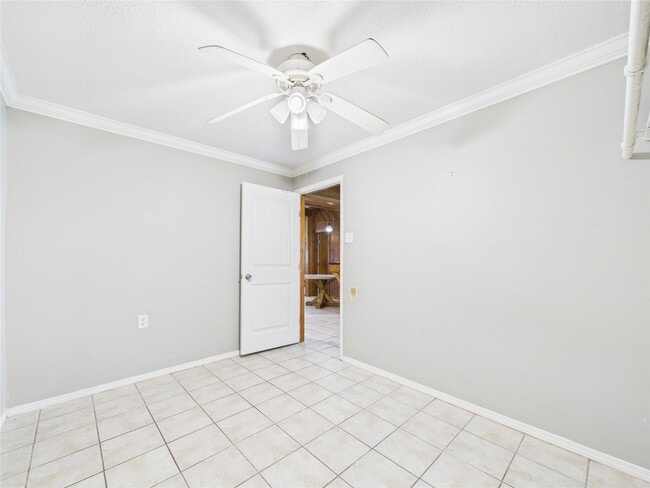 Building Photo - 713 6th St